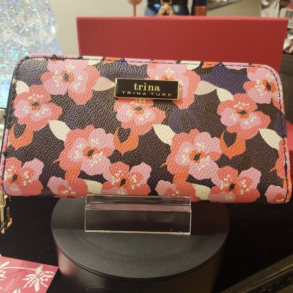 Trina Turk Full Size Wallet. - Picture 4 of 5